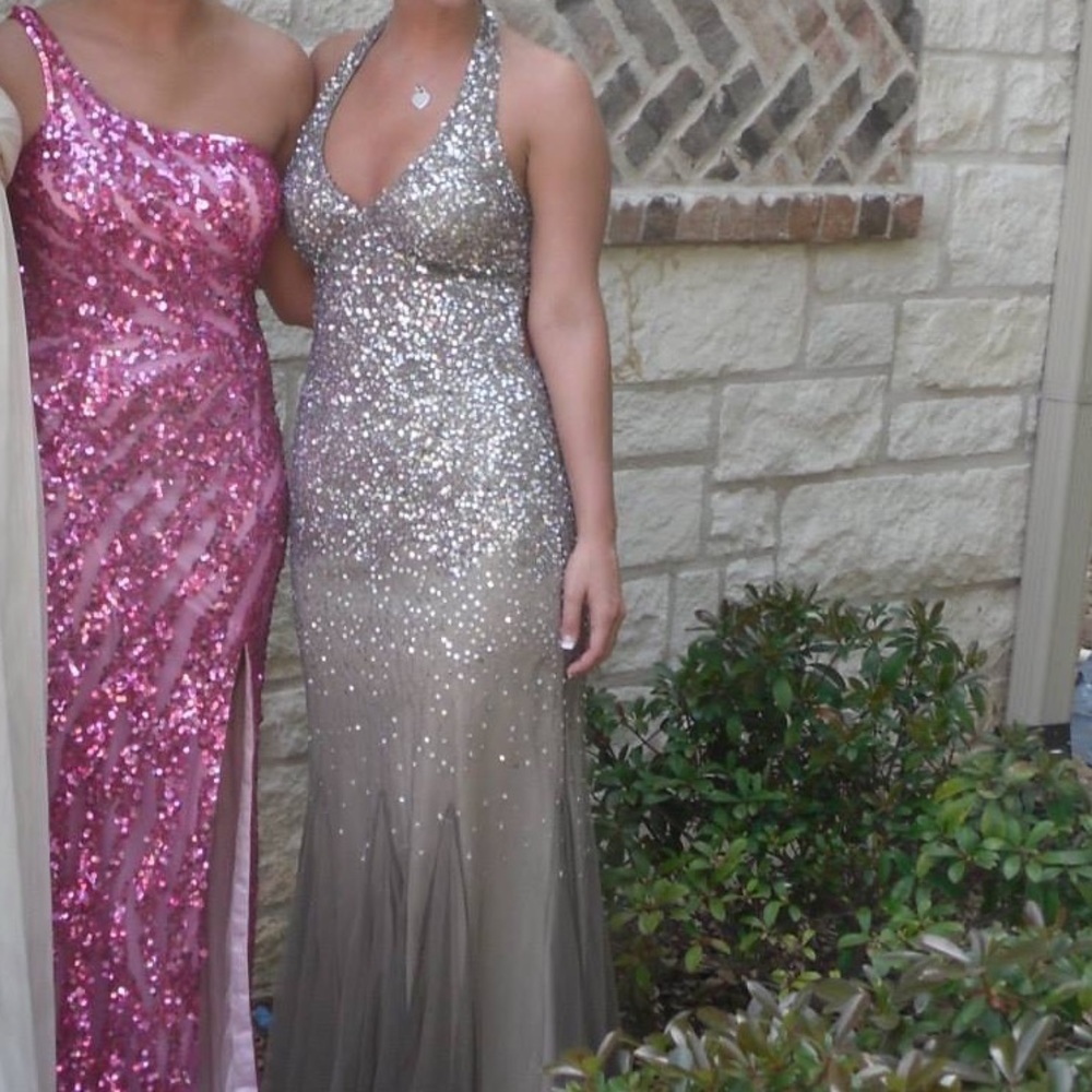 Formal Dress - Picture 2 of 6